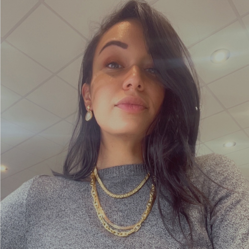 Meet your Posher, Elly